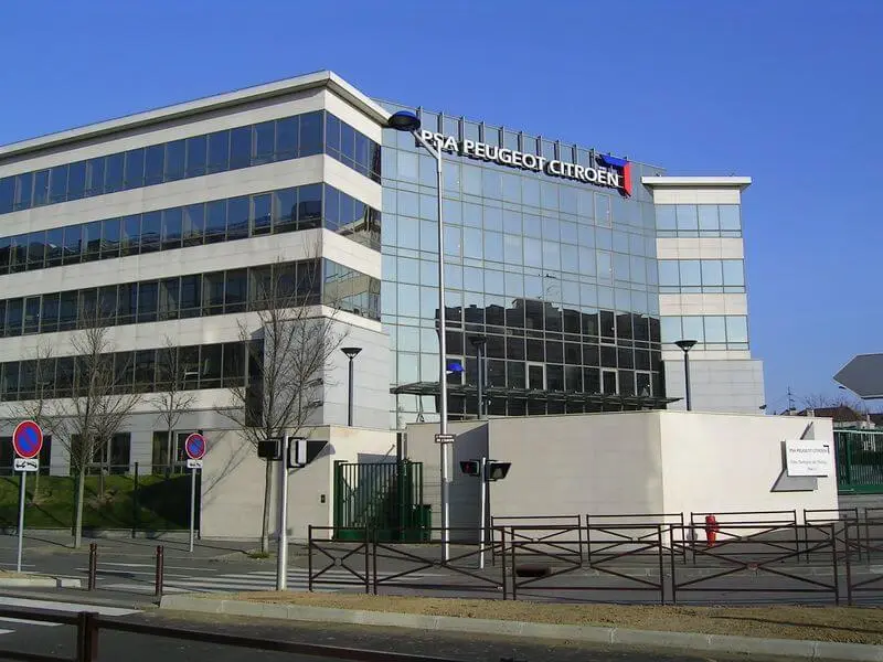 Штаб-квартира PSA Peugeot Citroen в Парижі