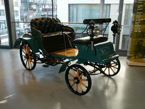 Перший автомобіль Opel