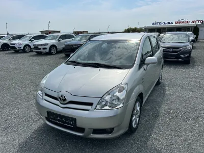 Toyota Corolla verso (KATO НОВА)