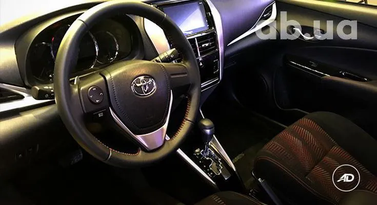 Toyota Yaris 1.5 VVT-iE CVT (111 л.с.) Image 5